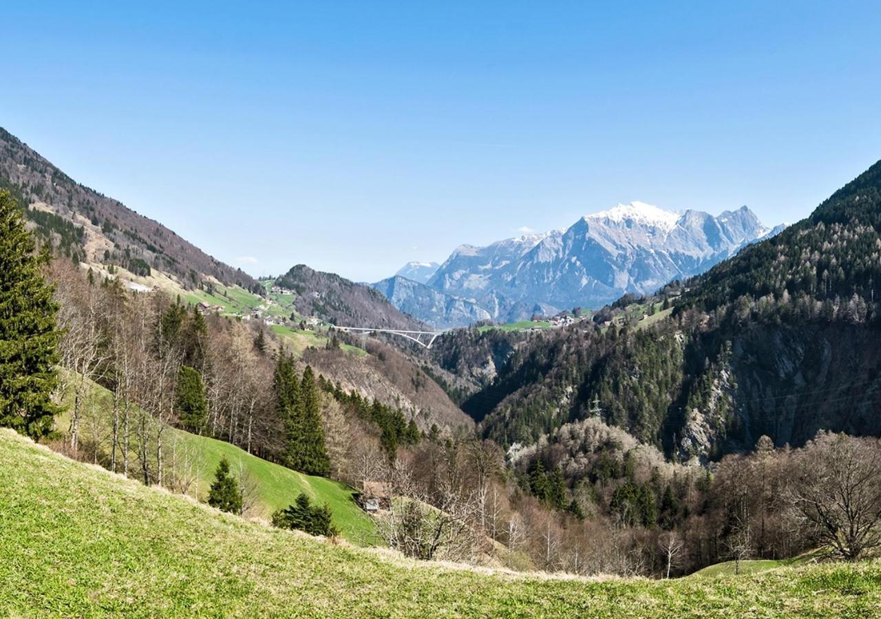 Appartementhaus Quadern Valens Екстериор снимка